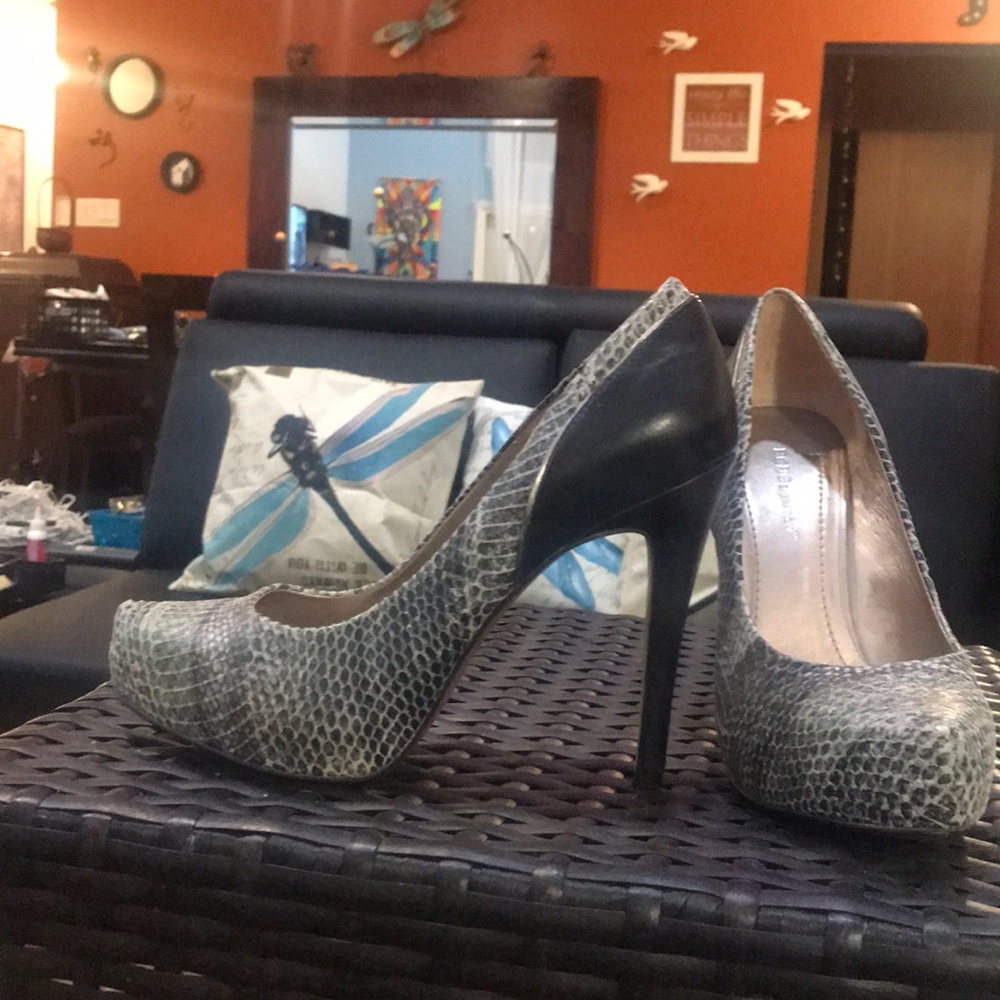 Shoes - Picture 2 of 4